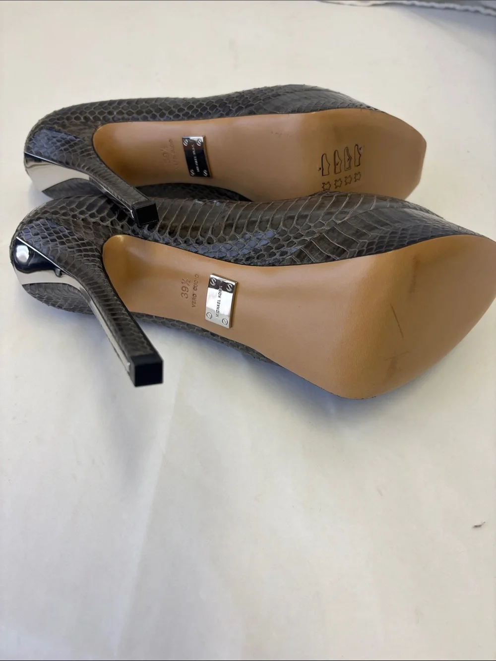 NWOB Michael Kors Collection Susana Snakeskin Platform Peep Toe Pumps